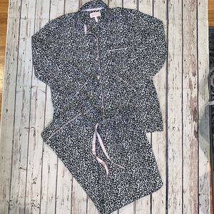 Victoria's Secret Cheetah pajama top and bottom ❗️